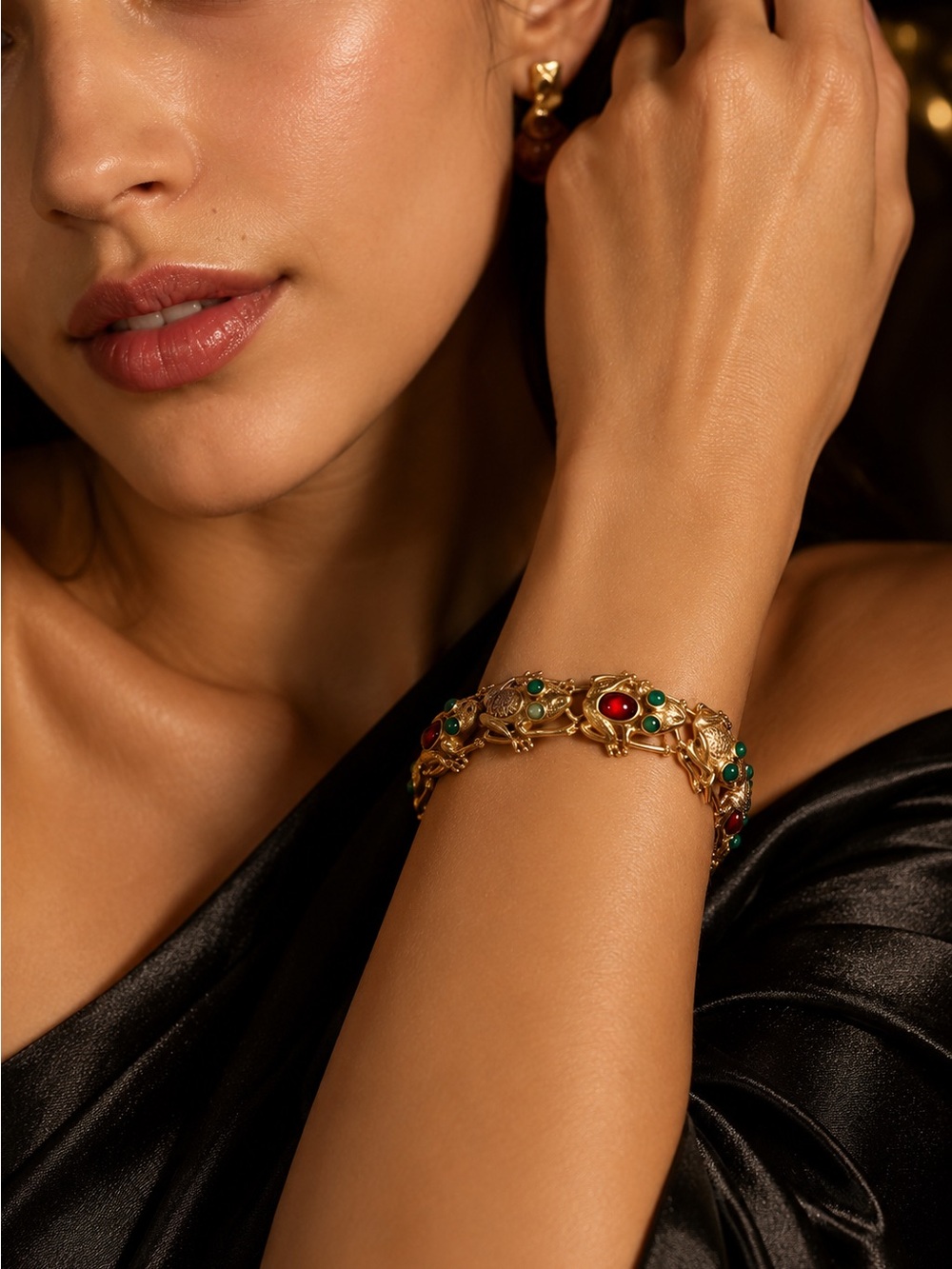 Vintage 18K Gold Plated frog bracelet with Natural stone eyes - Picture 10 of 10